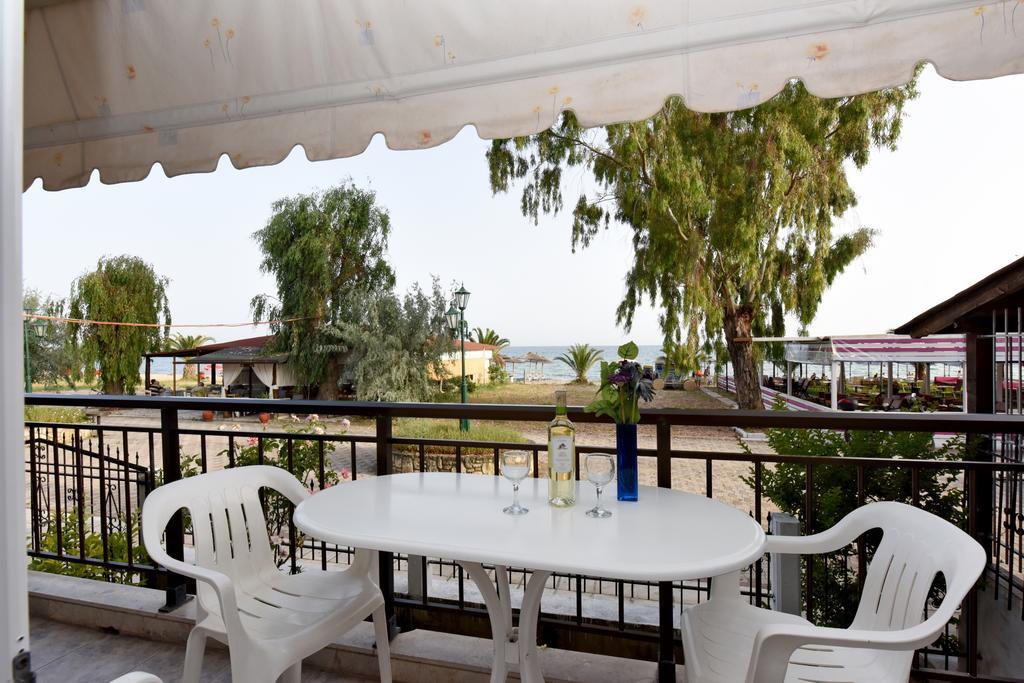 Seaside Studios Paralia Dionysiou Esterno foto