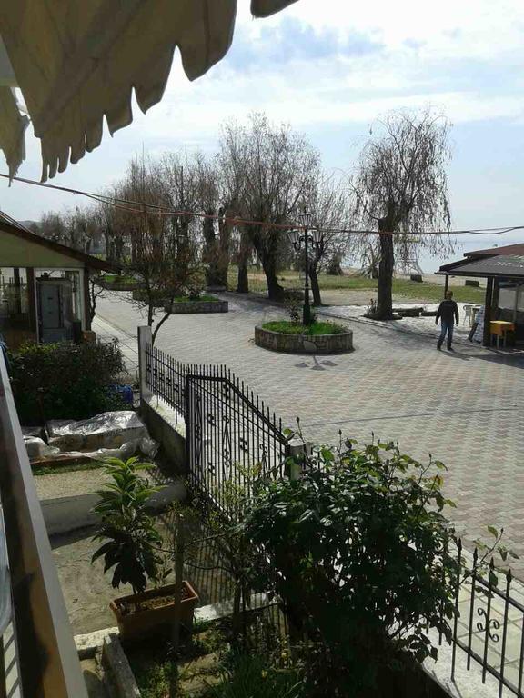 Seaside Studios Paralia Dionysiou Esterno foto